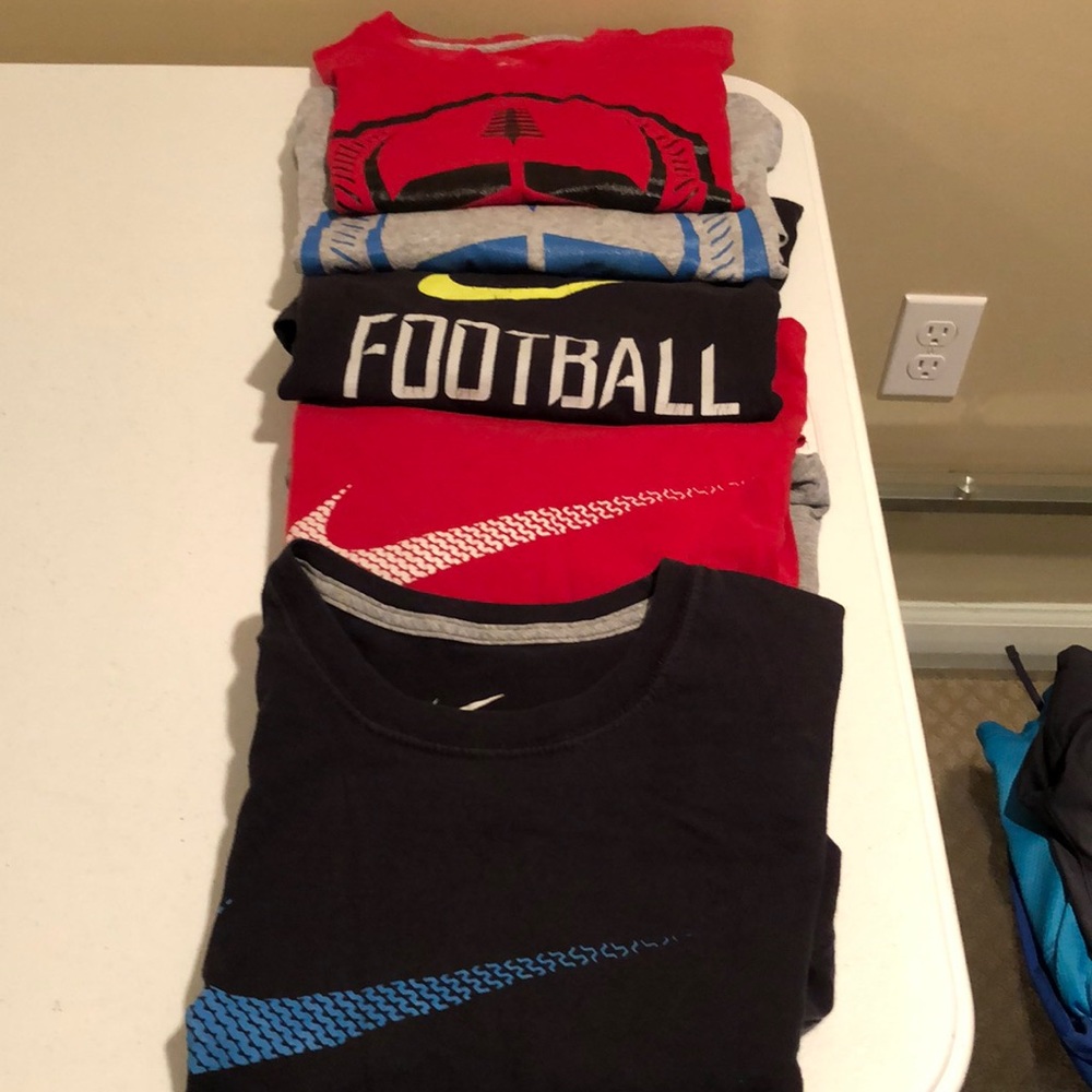 Nike shirts (6) Size Small Men’s